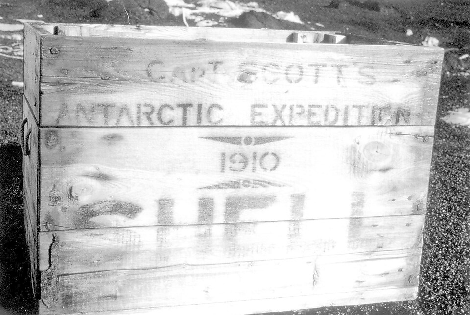 Wooden crate with Antartic Expedition 1910 Shell text